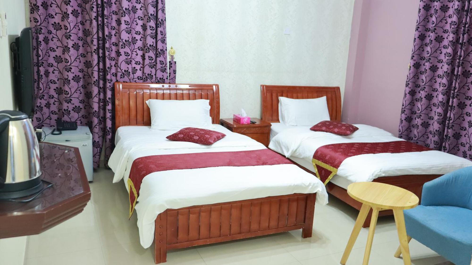 Bahla Hotel And Apartments Bilik gambar
